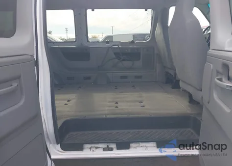 2014 Ford Econoline E350 Super Duty Wagon from USA, damaged, VIN 1FBSS3BL2EDA27698